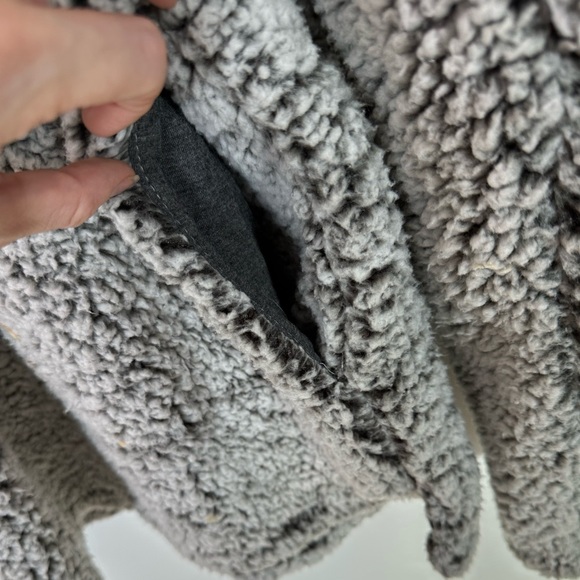 Thread and Supply Wubby/Sherpa, size small - Picture 3 of 5